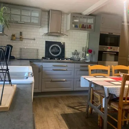 Spacieuse A Avec Piscine Privee Et Jardin *